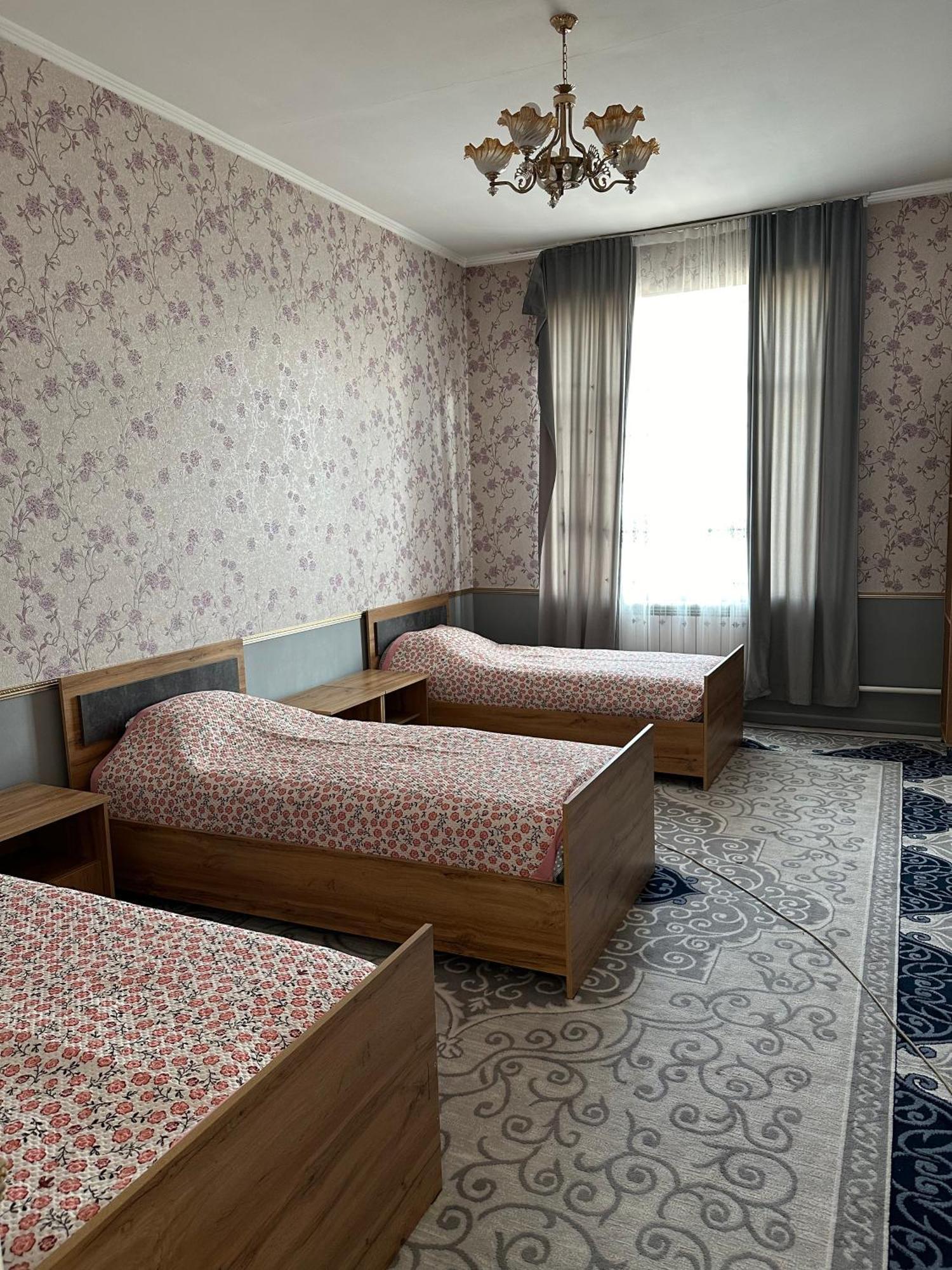 Sunny Hostel Osh Ngoại thất bức ảnh