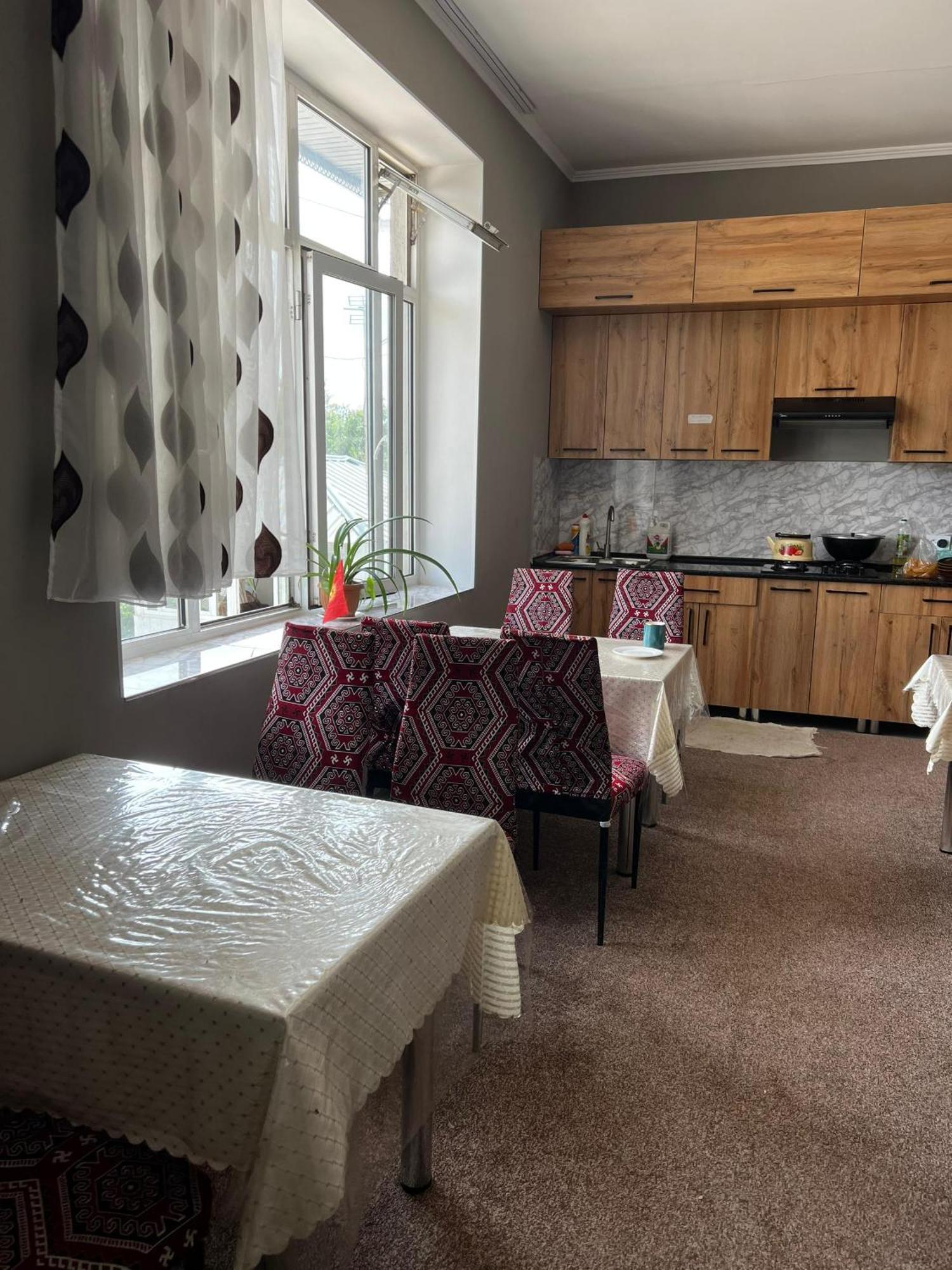 Sunny Hostel Osh Ngoại thất bức ảnh