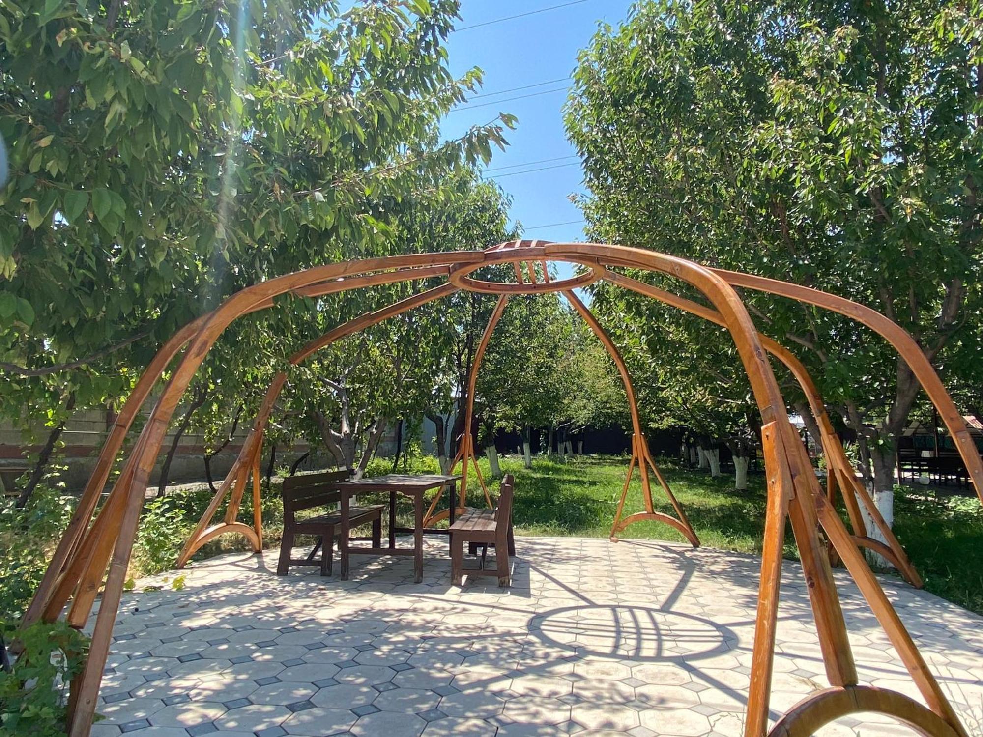 Sunny Hostel Osh Ngoại thất bức ảnh